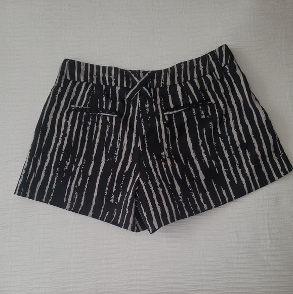 Allen B short shorts size 4 black/gray - Picture 3 of 3